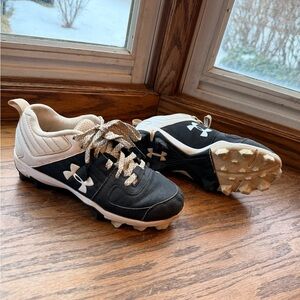 Under Armour Youth cleats